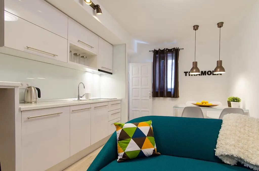 Apartments & Rooms Tiramola - Old Town Trogir Guest house