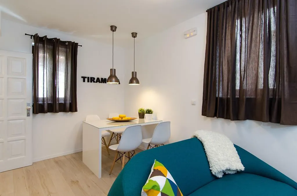 Apartments & Rooms Tiramola - Old Town Trogir Guest house