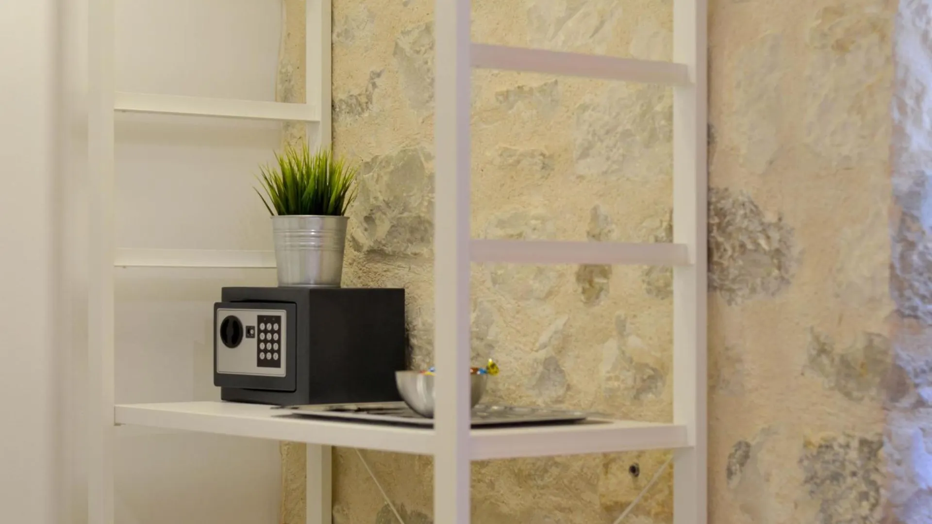 Apartments & Rooms Tiramola - Old Town Trogir 3*,